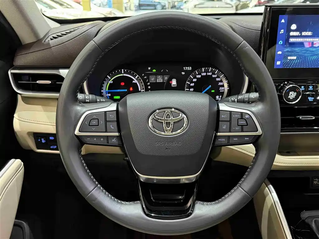 TOYOTA HIGHLANDER