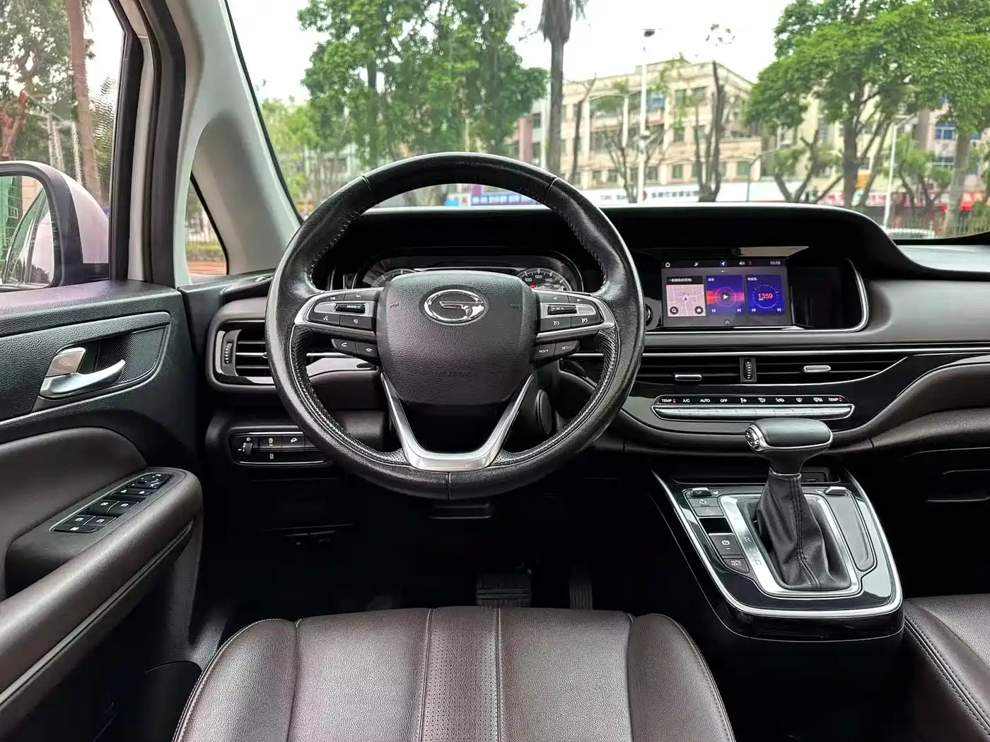 GAC Trumpchi Trumpchi M6 2019 270T Automatic Premium Edition (7-Seater) China V фото 8