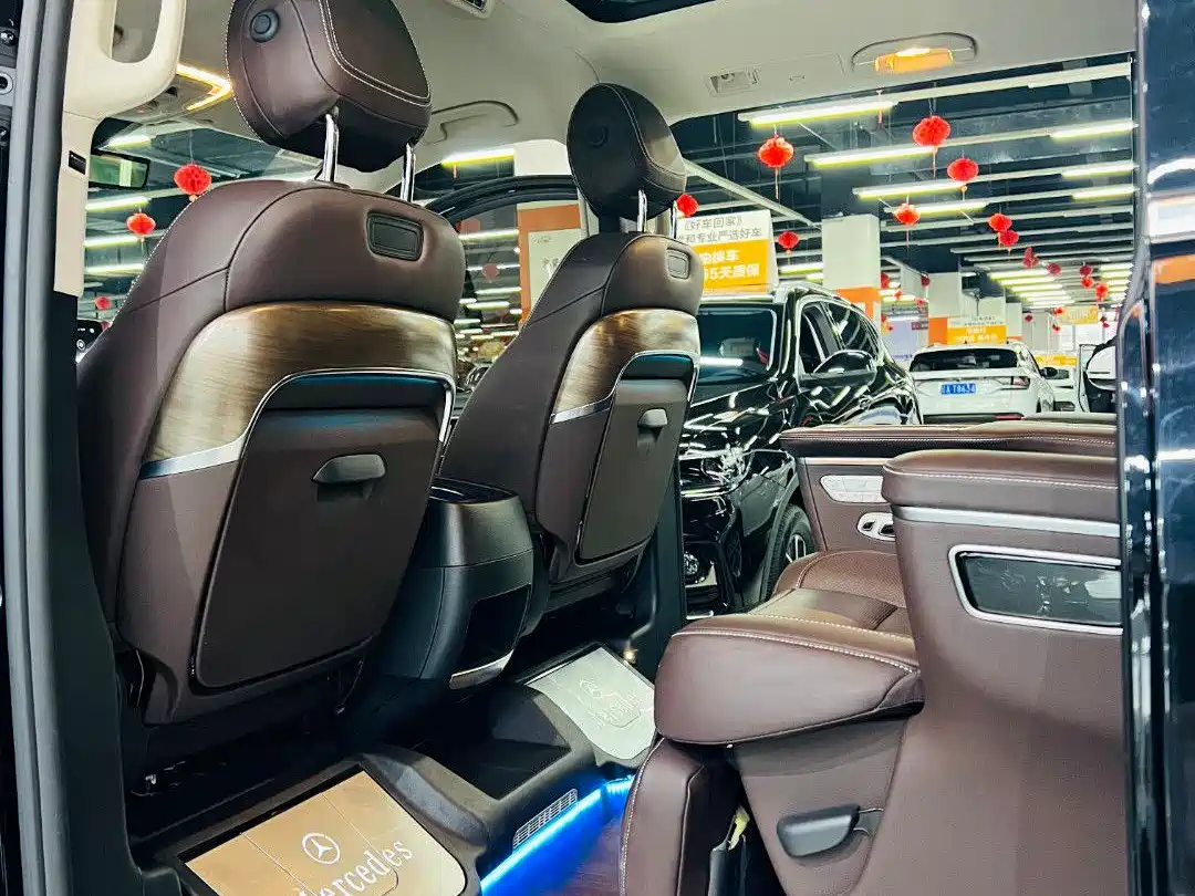 Mercedes-Benz V-Class 2022 V 260 L Long Wheelbase Luxury Edition фото 14