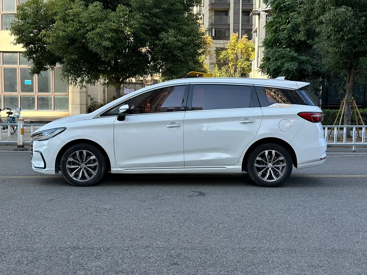 BYD SONG MAX