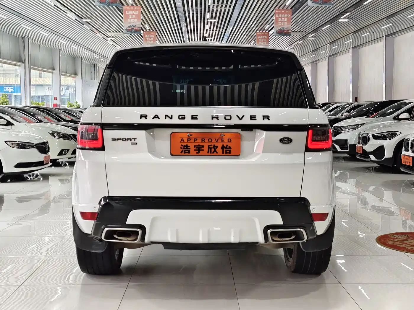 Land Rover Range Rover Sport 2022 3.0 L6 Gloss Black Edition фото 5
