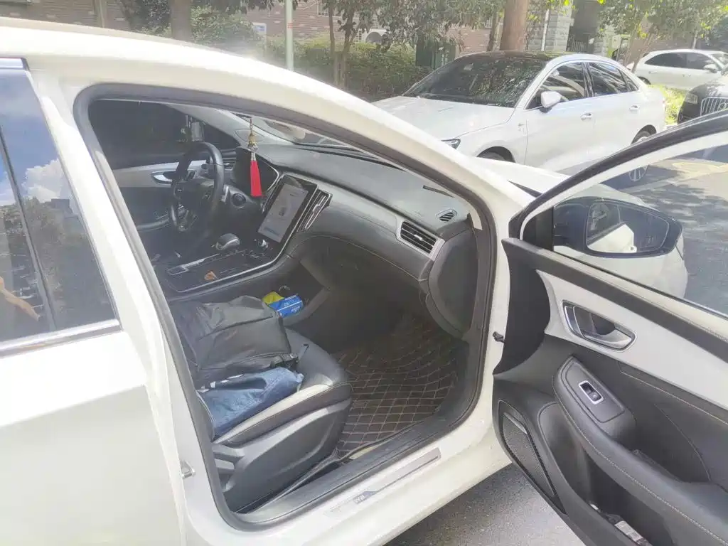 Фото 12 - Roewe i6 MAX