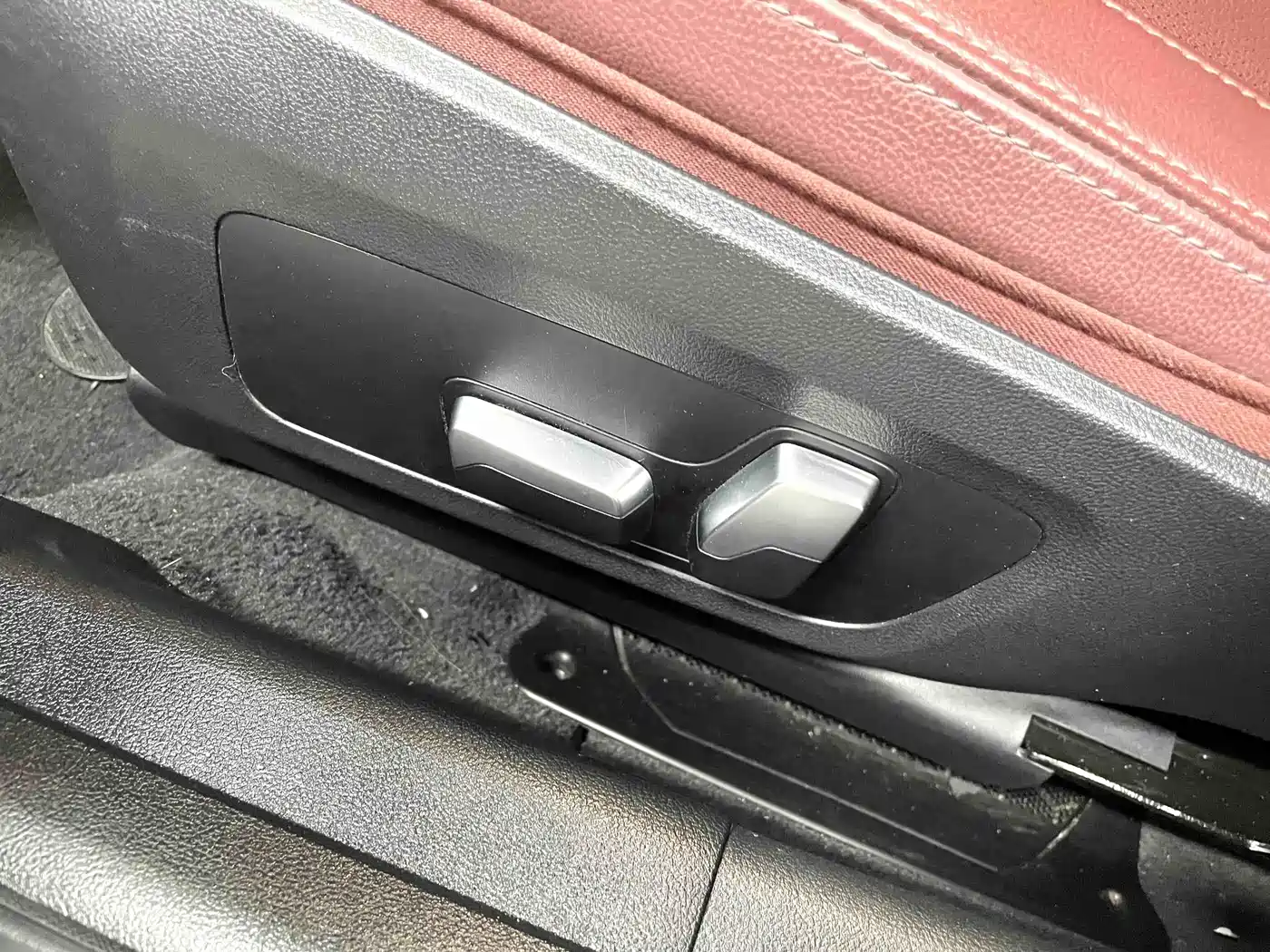 BMW 3 Series 2023 320Li M Sport Package фото 9