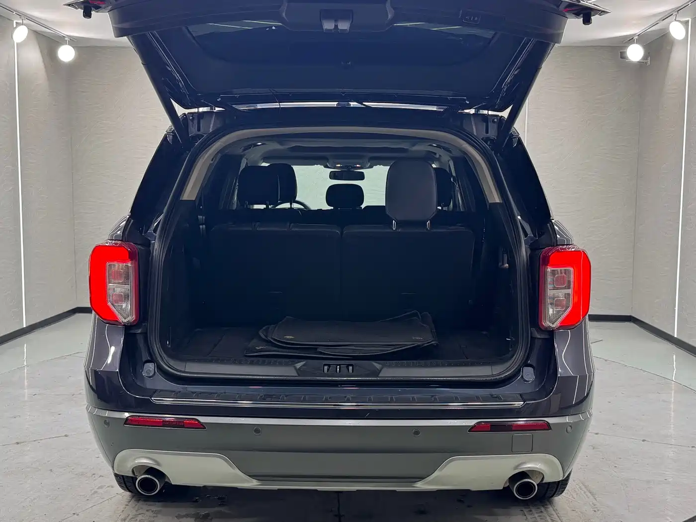 Ford Explorer 2020 EcoBoost 285 AWD Titanium Edition 7-Seater фото 27