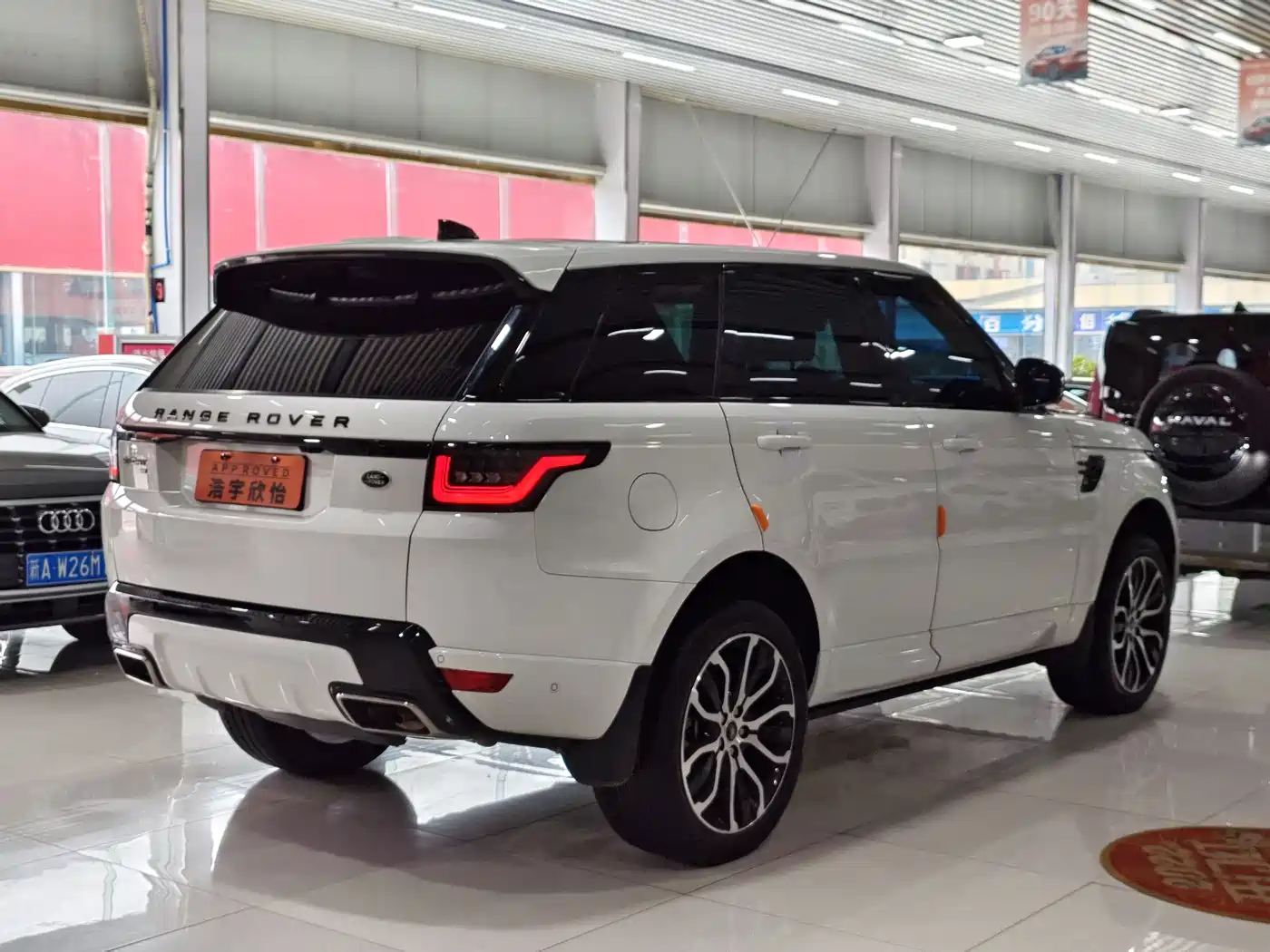 Land Rover Range Rover Sport 2022 3.0 L6 Gloss Black Edition фото 4