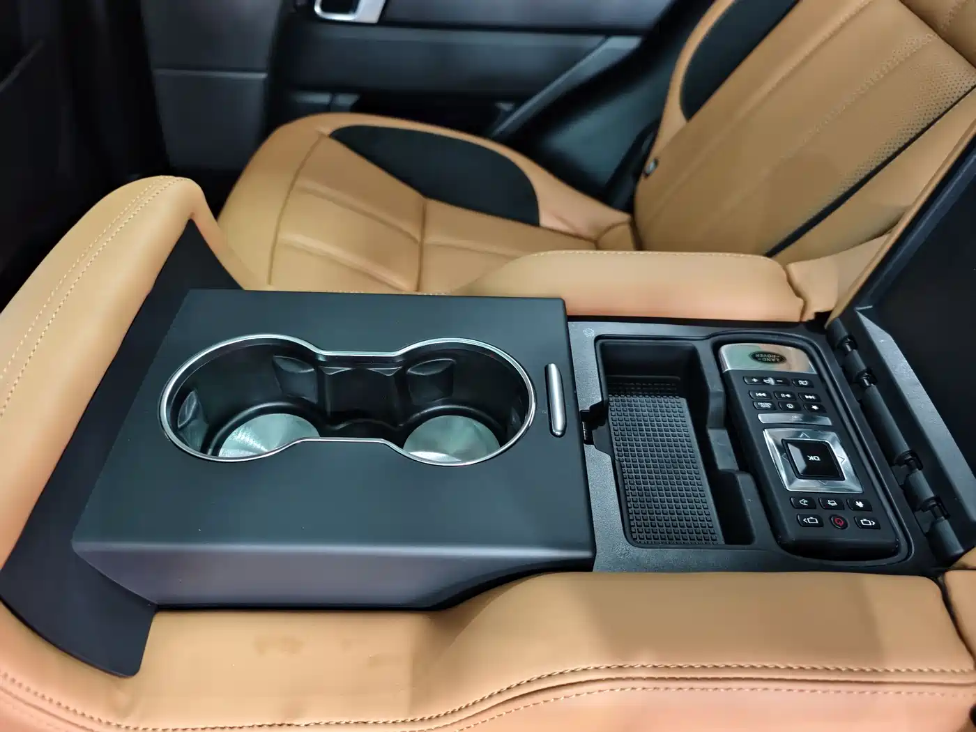 Land Rover Range Rover Sport 2022 3.0 L6 Gloss Black Edition фото 13