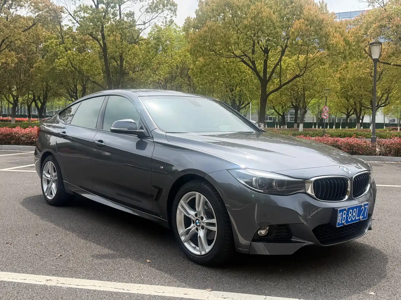 BMW 3 Series GT 2018 320i Fashion фото 3