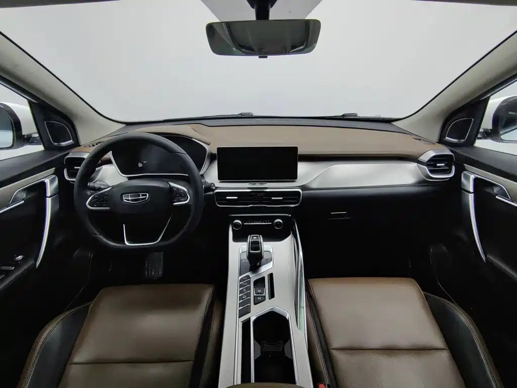 Фото 5 - Geely Coolray