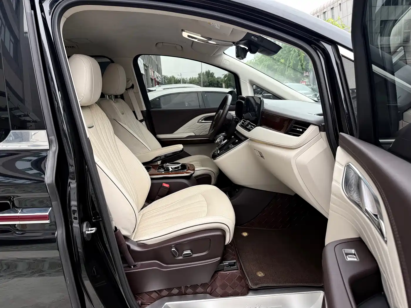 Hongqi HQ9 2023 2.0T Smart Connect Flagship фото 36