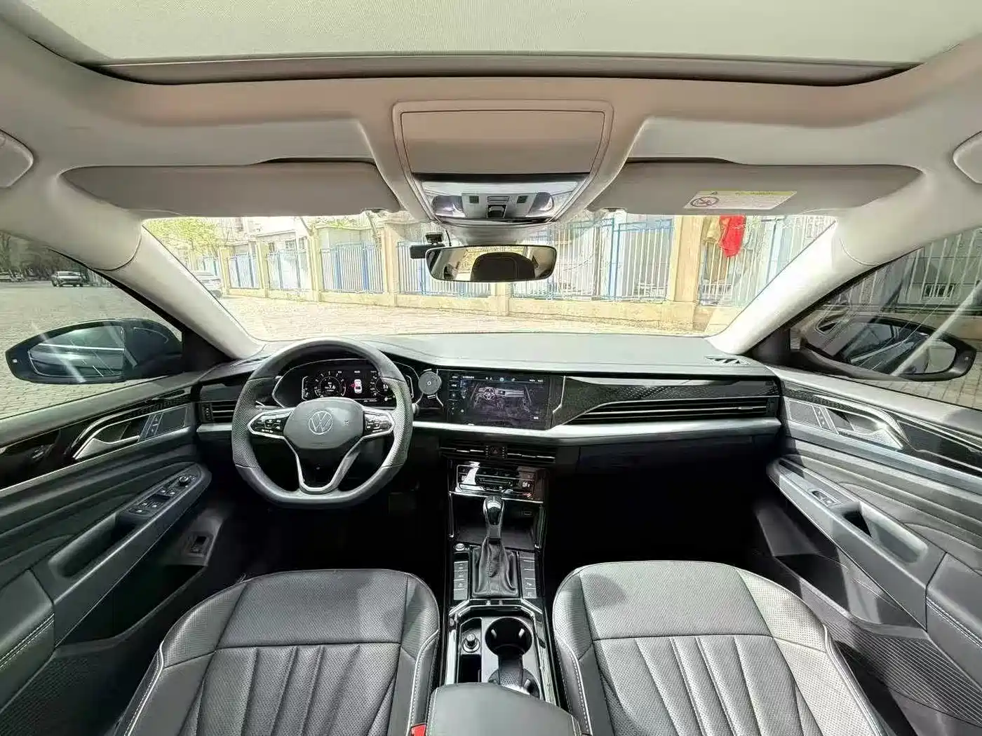 Volkswagen Passat 2024 380TSI Starlight Luxury Edition фото 4