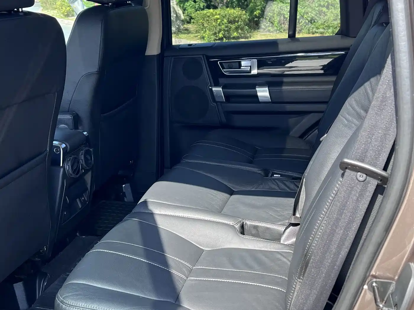Land Rover Discovery 2010 3.0TDV6 HSE Diesel фото 23