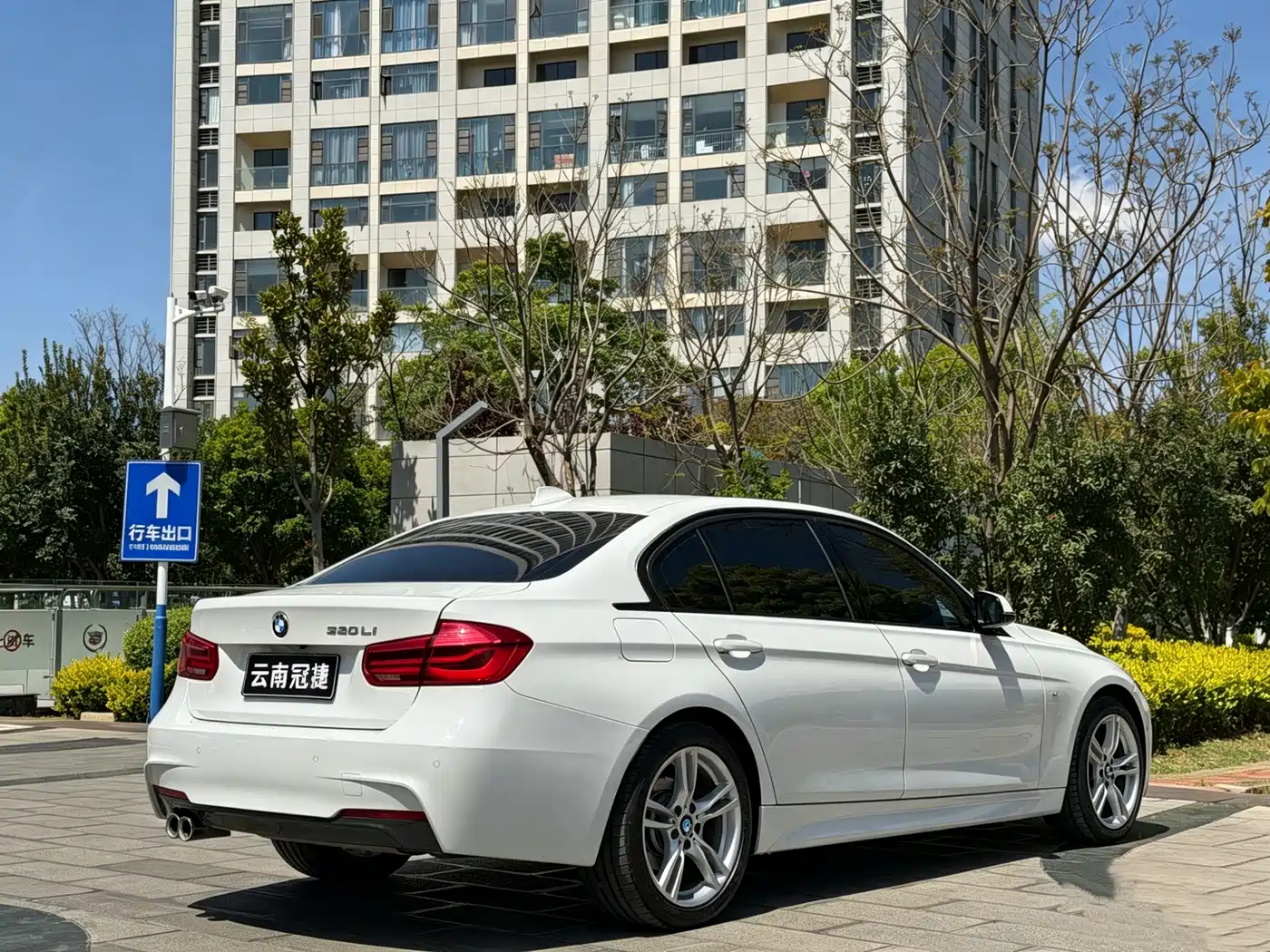 BMW 3 Series 2018 320Li Leading M Sport Package фото 5