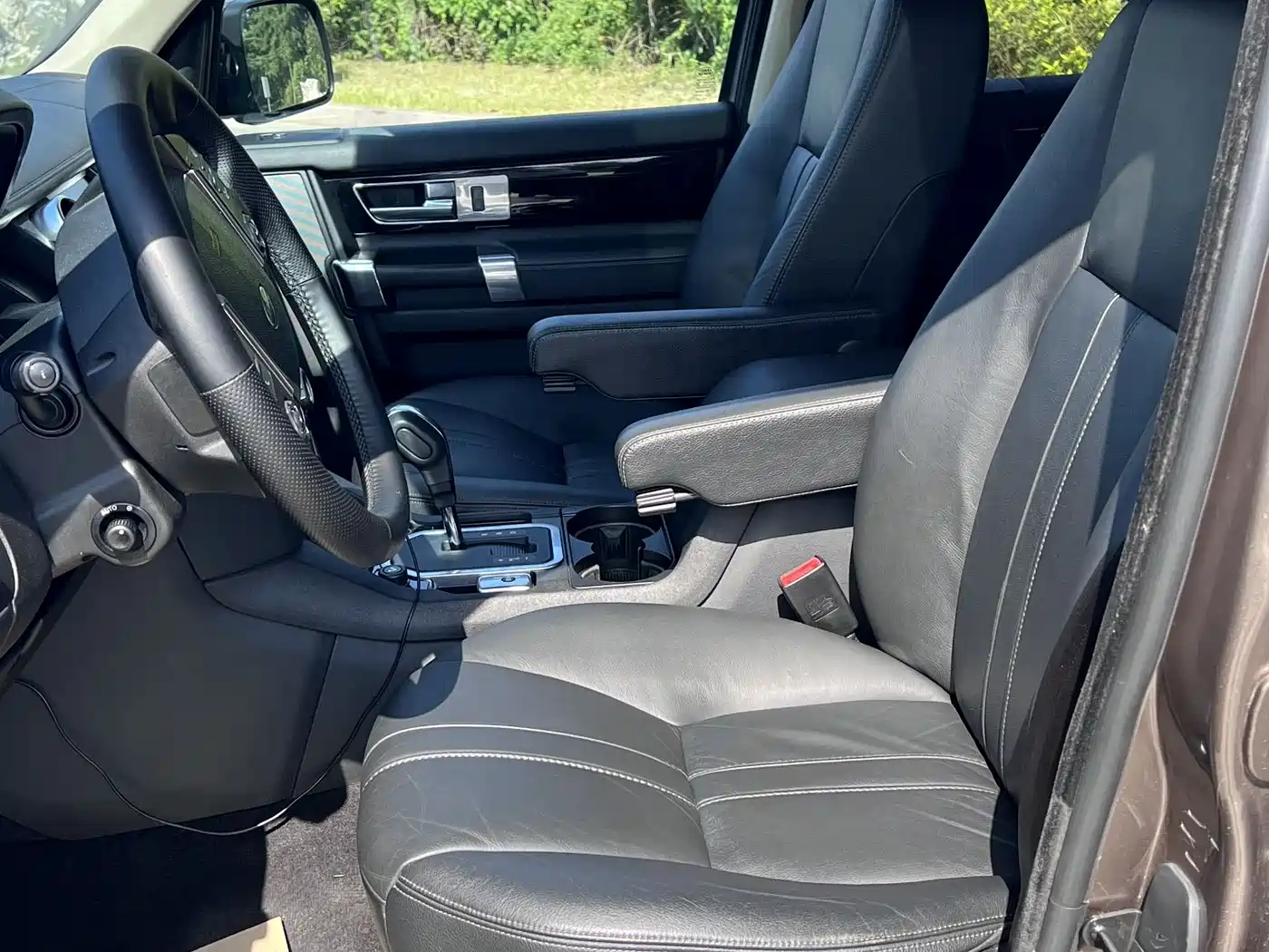 Land Rover Discovery 2010 3.0TDV6 HSE Diesel фото 15