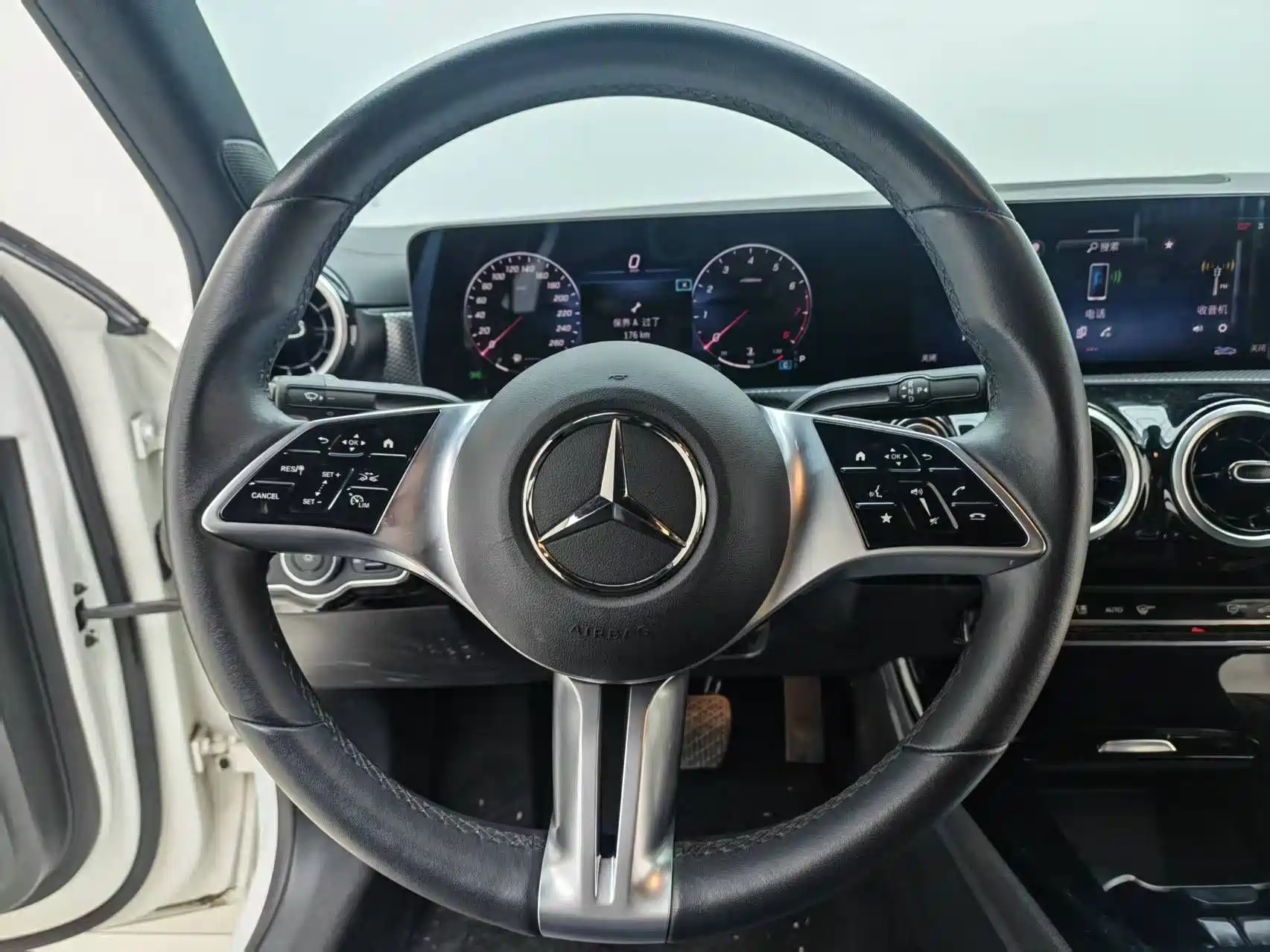 صورة 10 - Mercedes-Benz A-Class