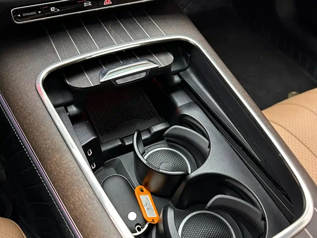 Photo 15 - Mercedes-Benz E-Class