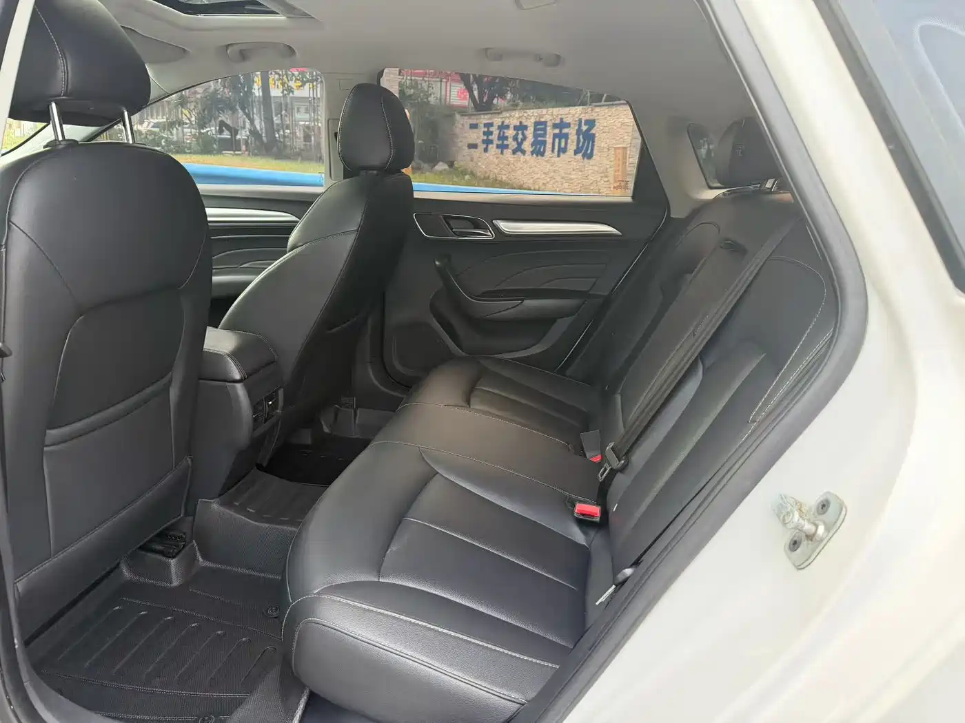 Roewe i6 2017 2017 20T Auto Internet Smart Premium Edition