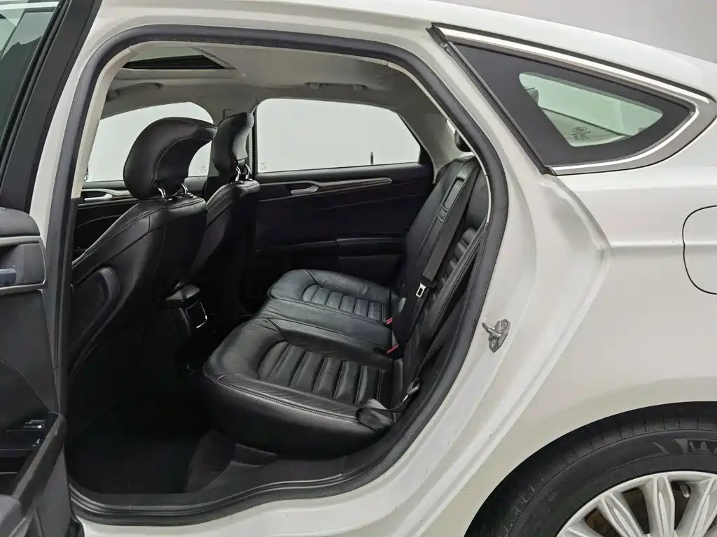 Photo 15 - Ford Mondeo