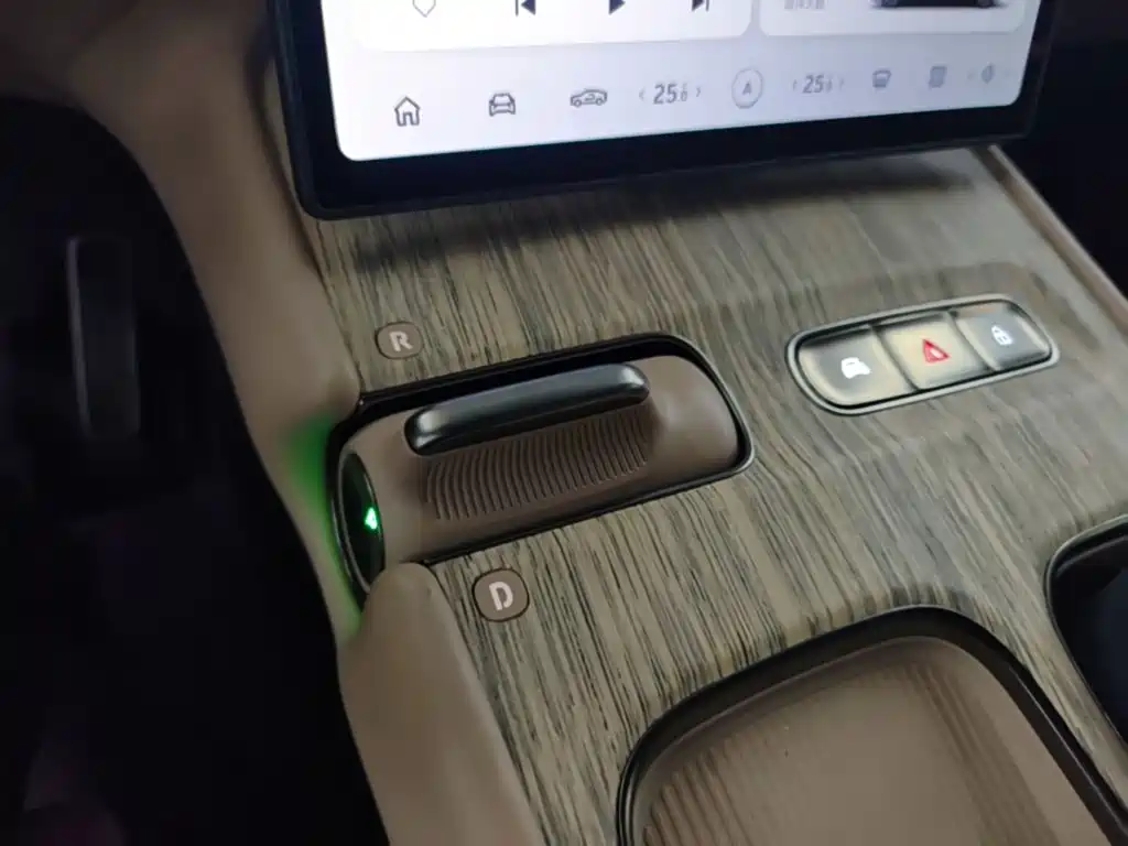 NIO ET7 2025 2024 75kWh Executive Signature Edition