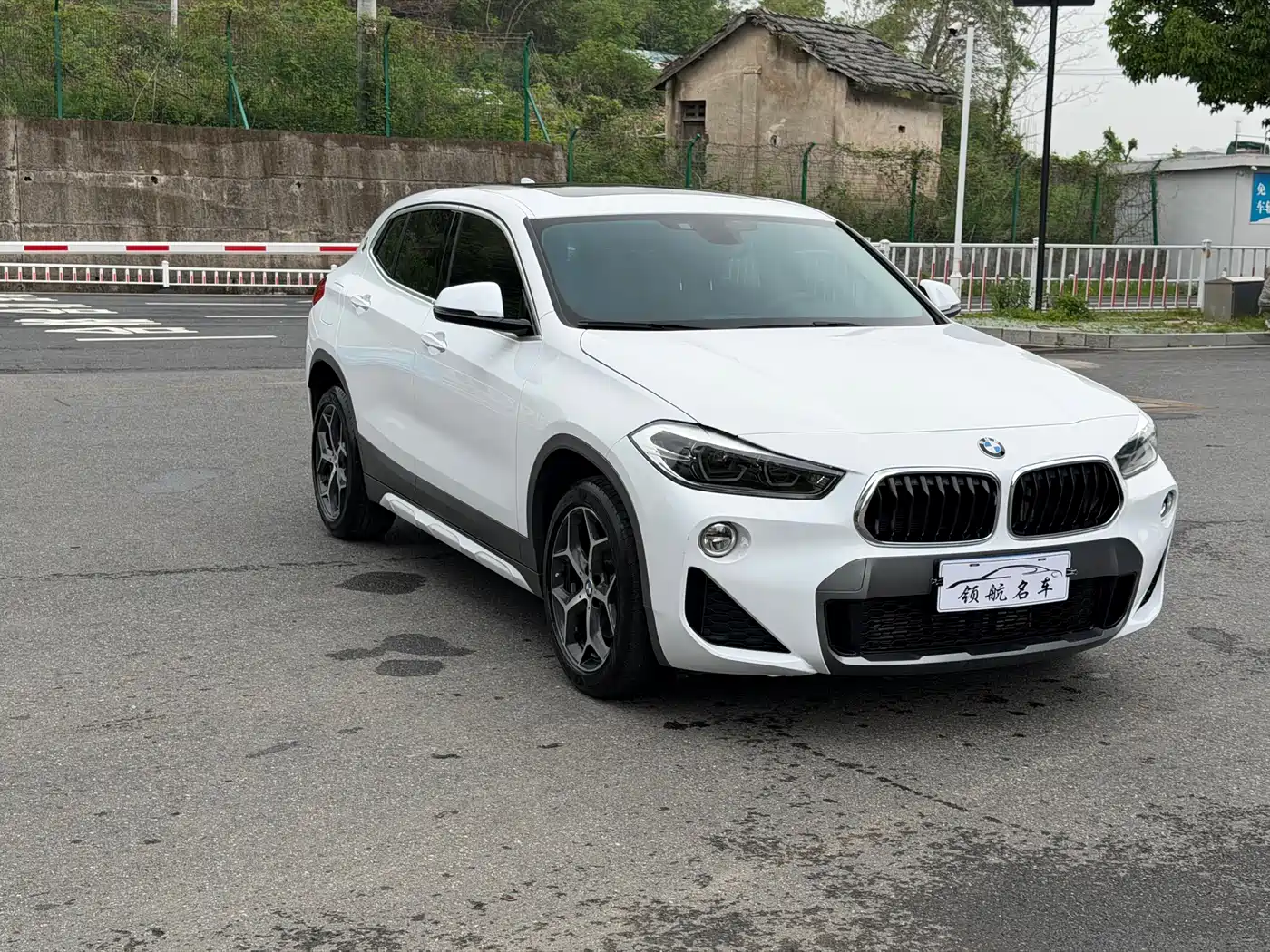 BMW X2 (Import) 2019 sDrive20i M Off-Road Package China VI фото 3