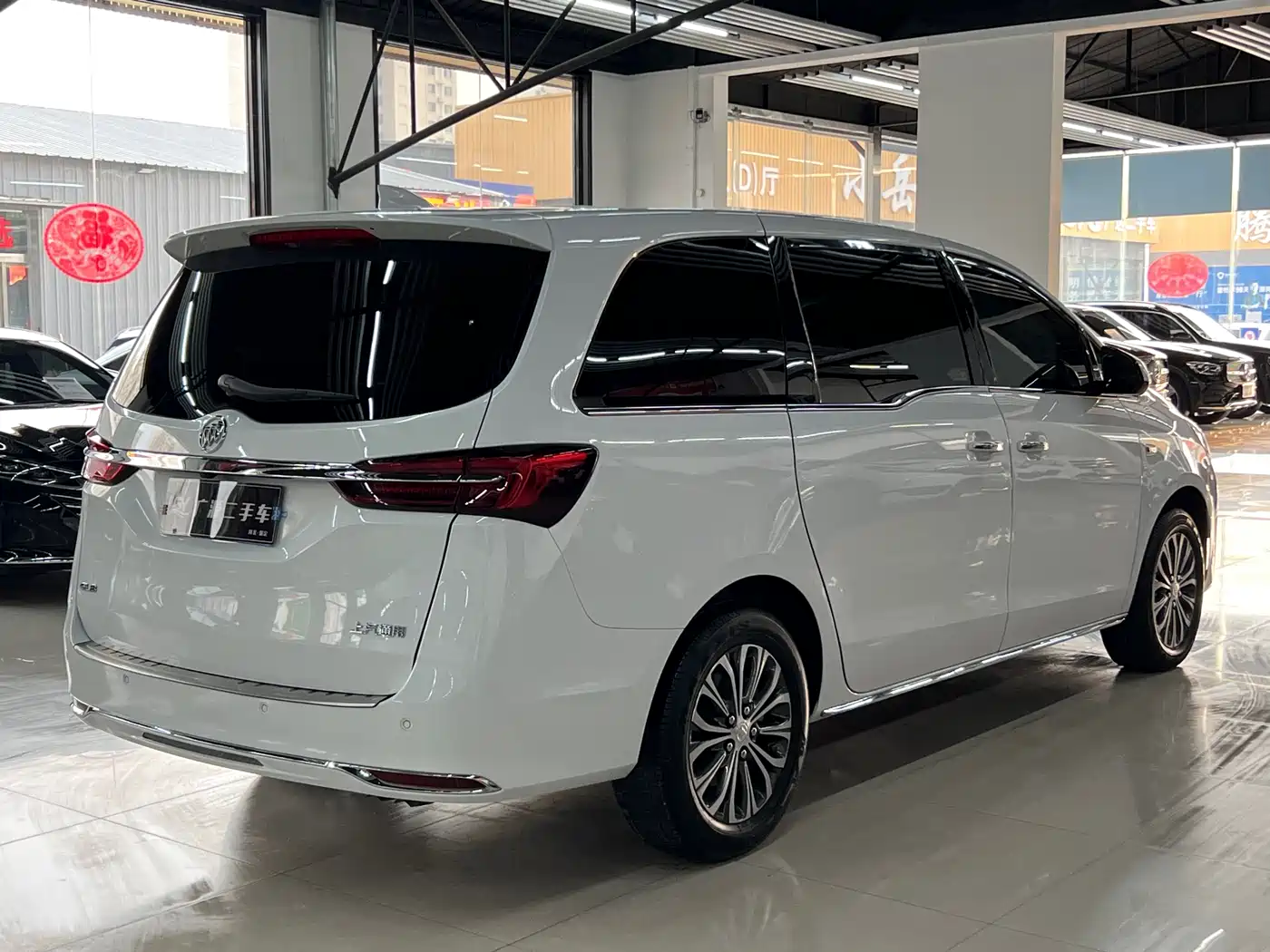 Buick GL8 2023 Land Business Class 652T Luxury фото 4