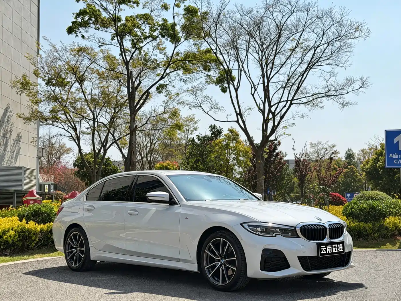BMW 3 Series 2022 Facelift 325Li M Sport Package фото 3