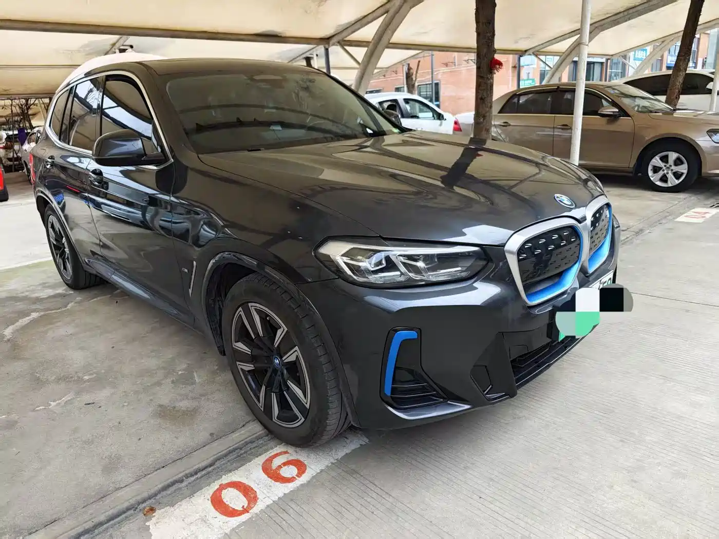 BMW IX3