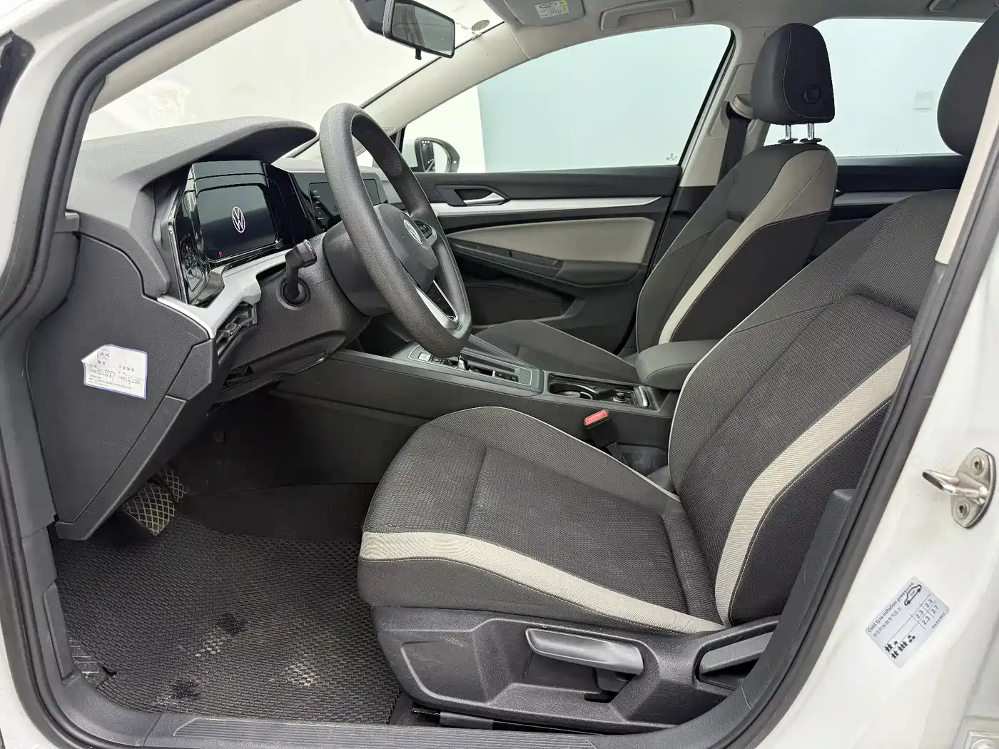 Volkswagen Golf 2023 Model 200TSI DSG фото 9