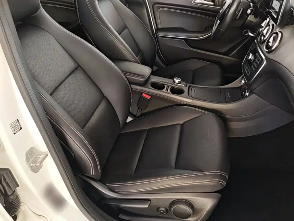 Mercedes-Benz GLA 2015 2015 GLA 200 Dynamic