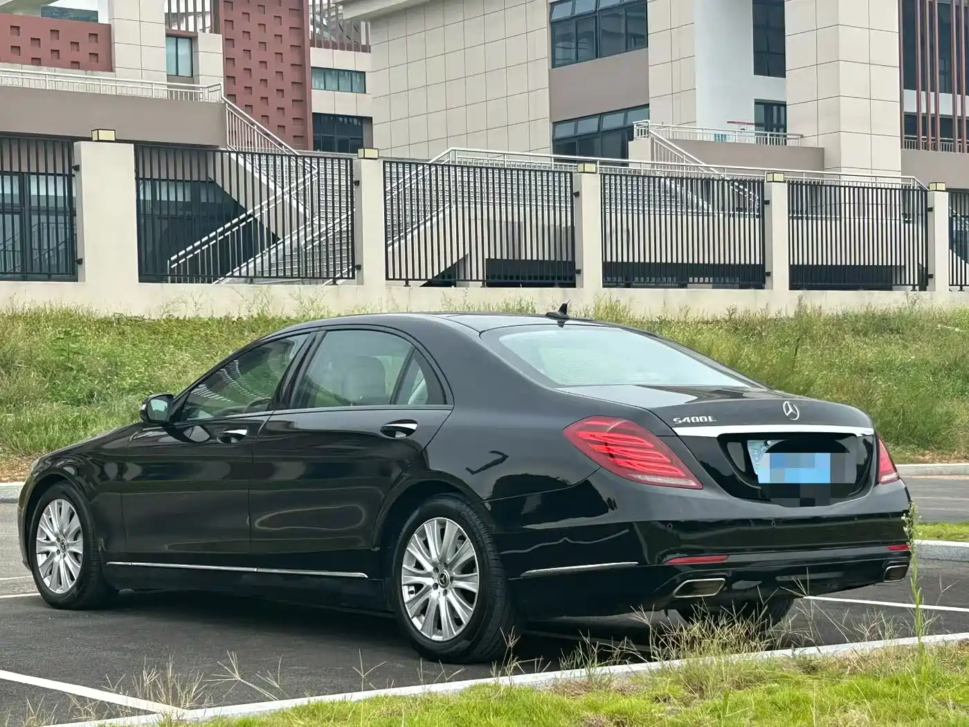 Фото 13 - Mercedes-Benz S-Class