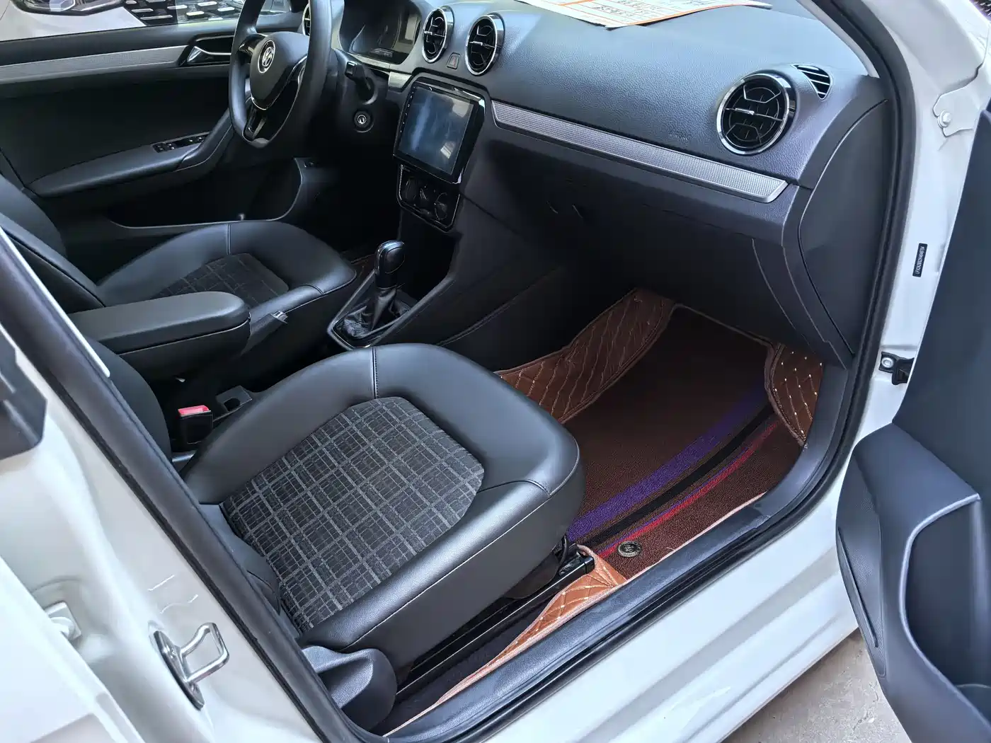 Volkswagen Jetta 2017 1.5L Automatic Comfort фото 12