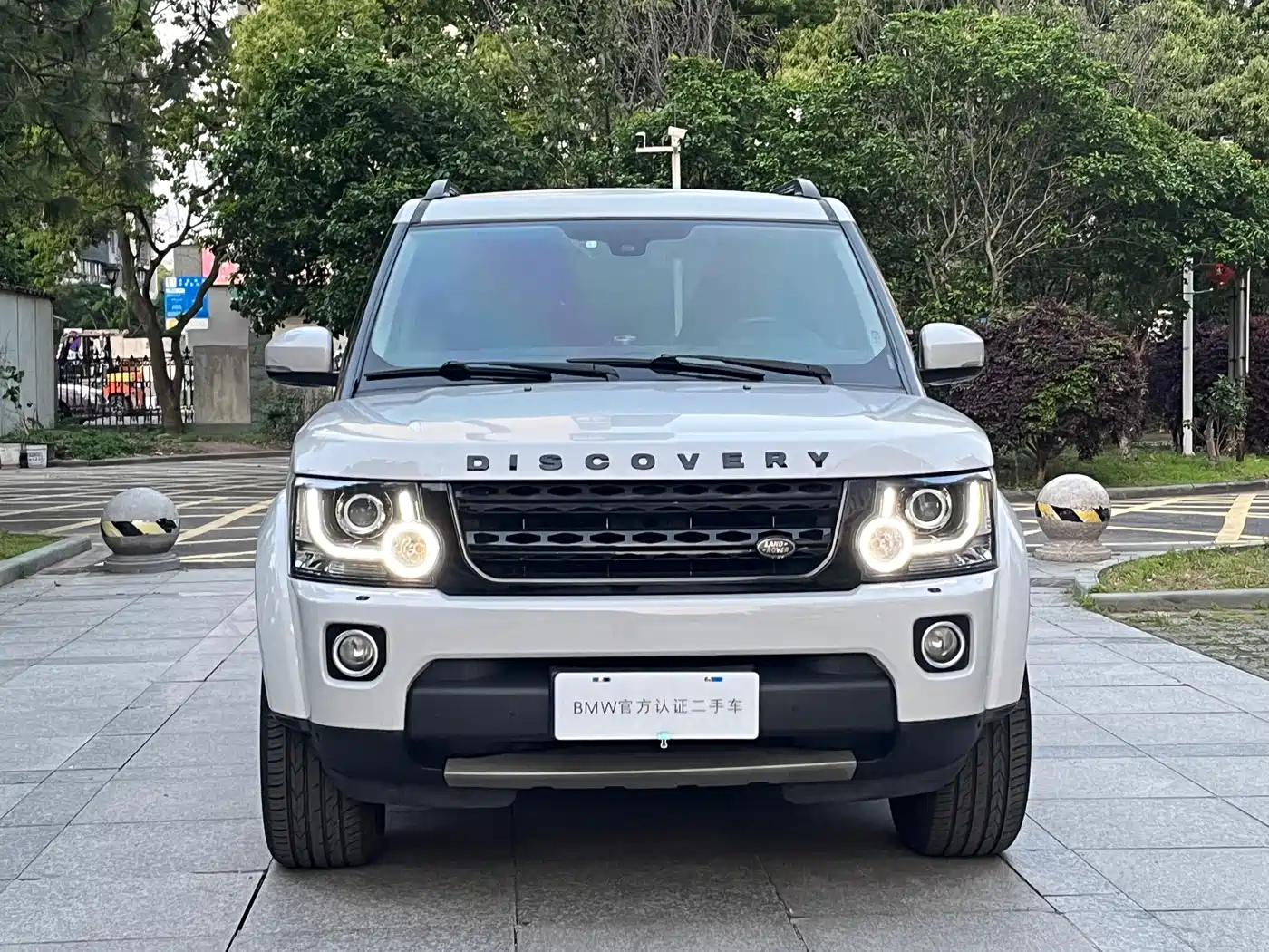 Land Rover Discovery 2015 3.0 SDV6 HSE Diesel фото 2