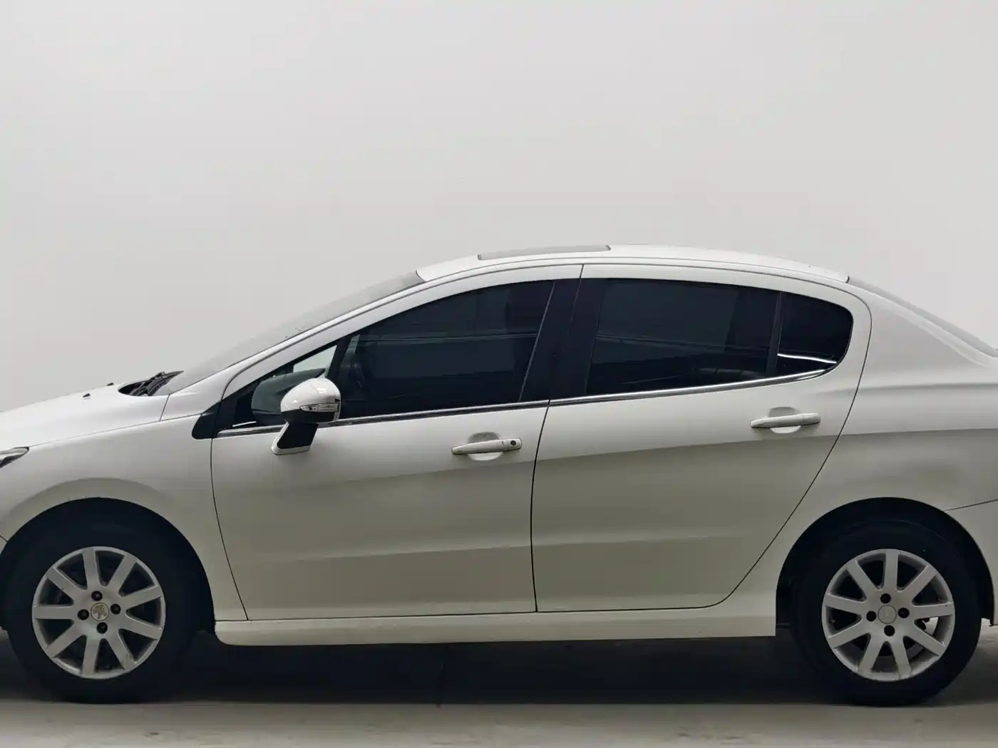 Peugeot 308 2013 2013 Model 1.6L Manual Superior Style