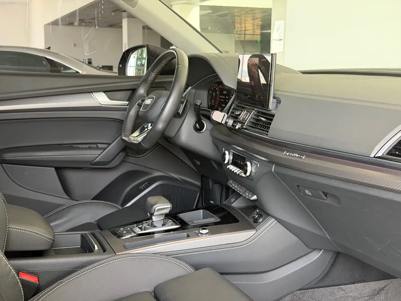Audi Q5L 2022 Facelift 45T Luxury Dynamic фото 10
