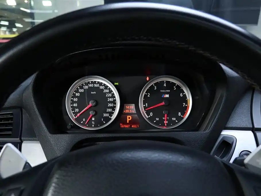 BMW X5 M 2010 X5 M фото 19
