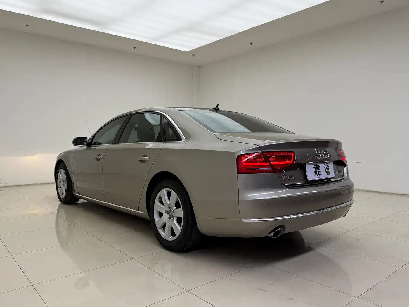 Audi A8 2013 A8L 45 TFSI quattro Comfort фото 5
