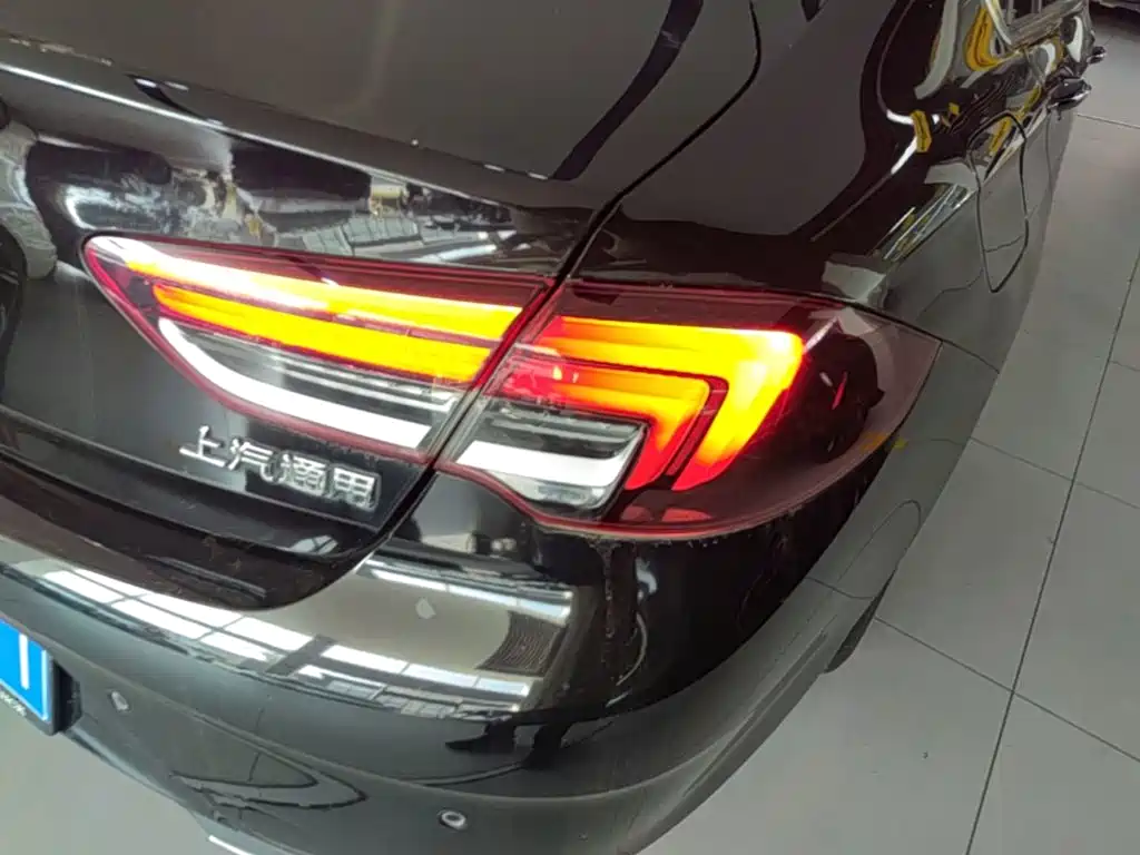 Photo 8 - Buick Regal