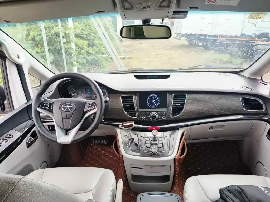 JAC Motors Refine M5 2016 2013 2.0T Petrol Automatic Official Edition
