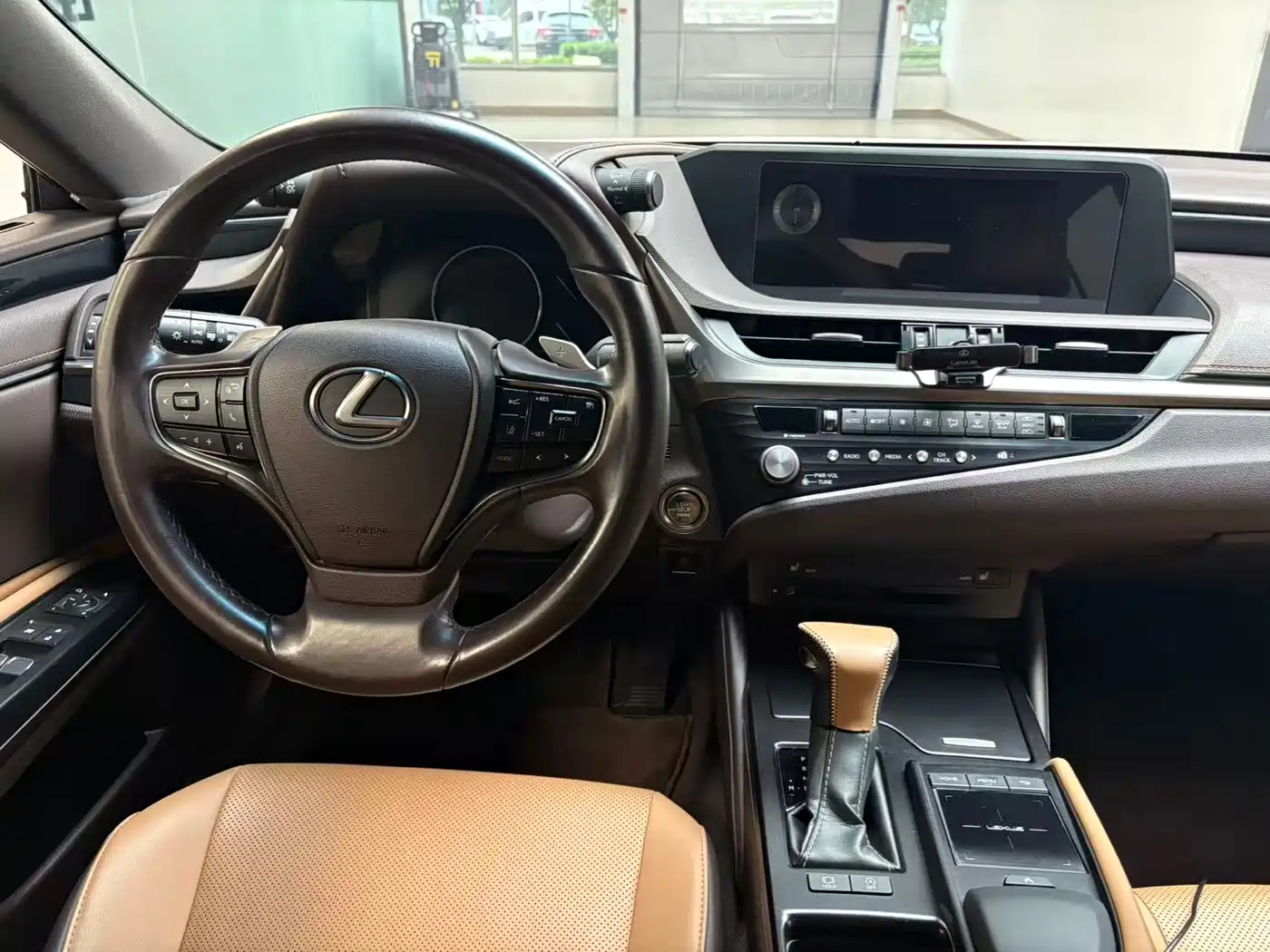 Lexus ES 2020 200 Excellence фото 29