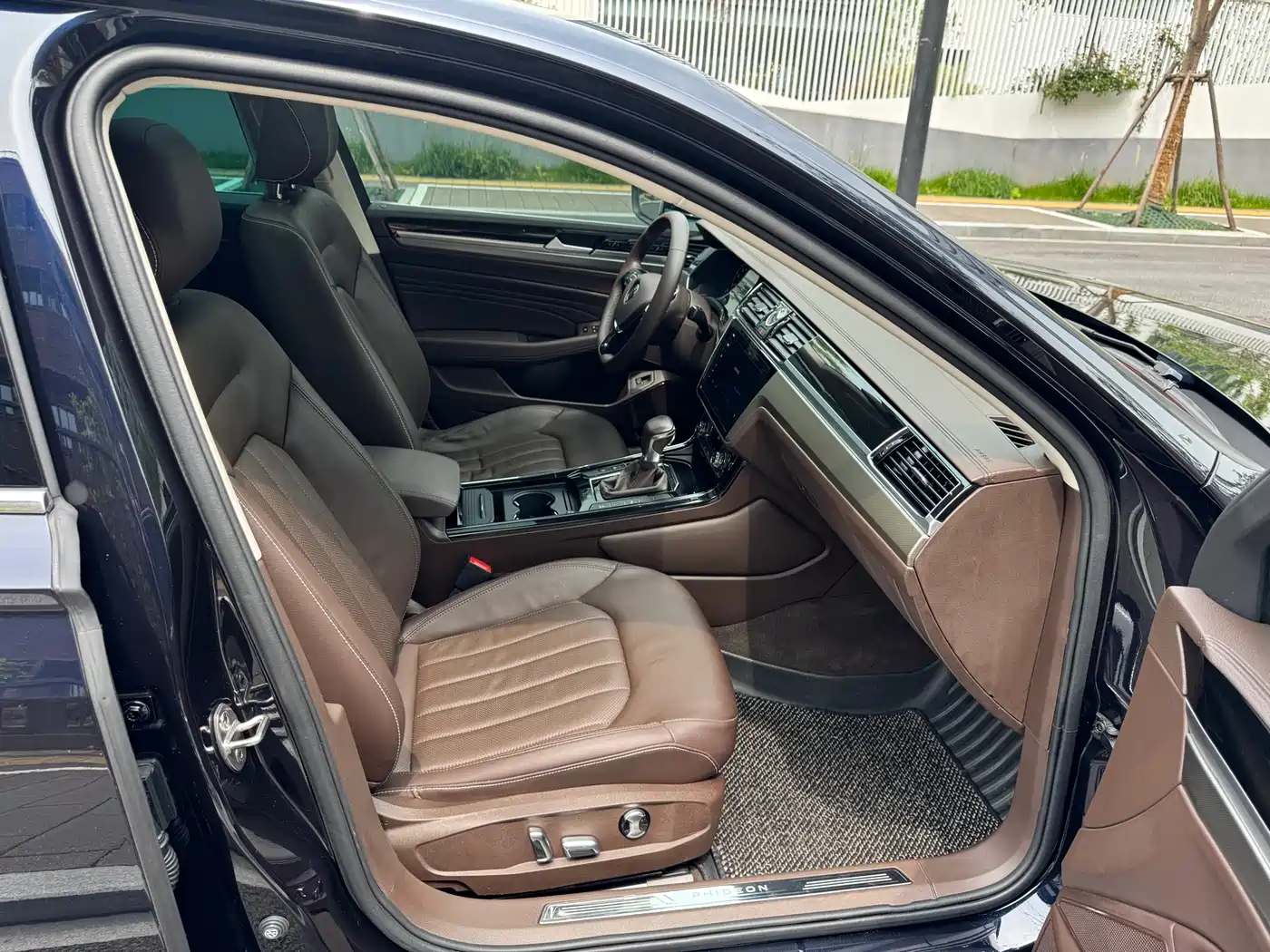 VOLKSWAGEN HUIANG