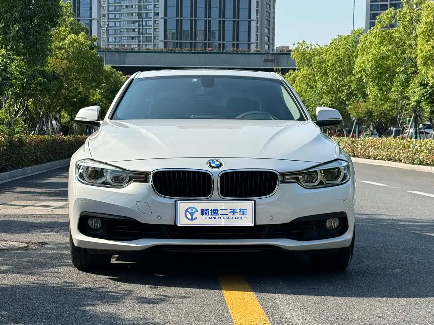 BMW 3 Series 2017 318i Fashion фото 2