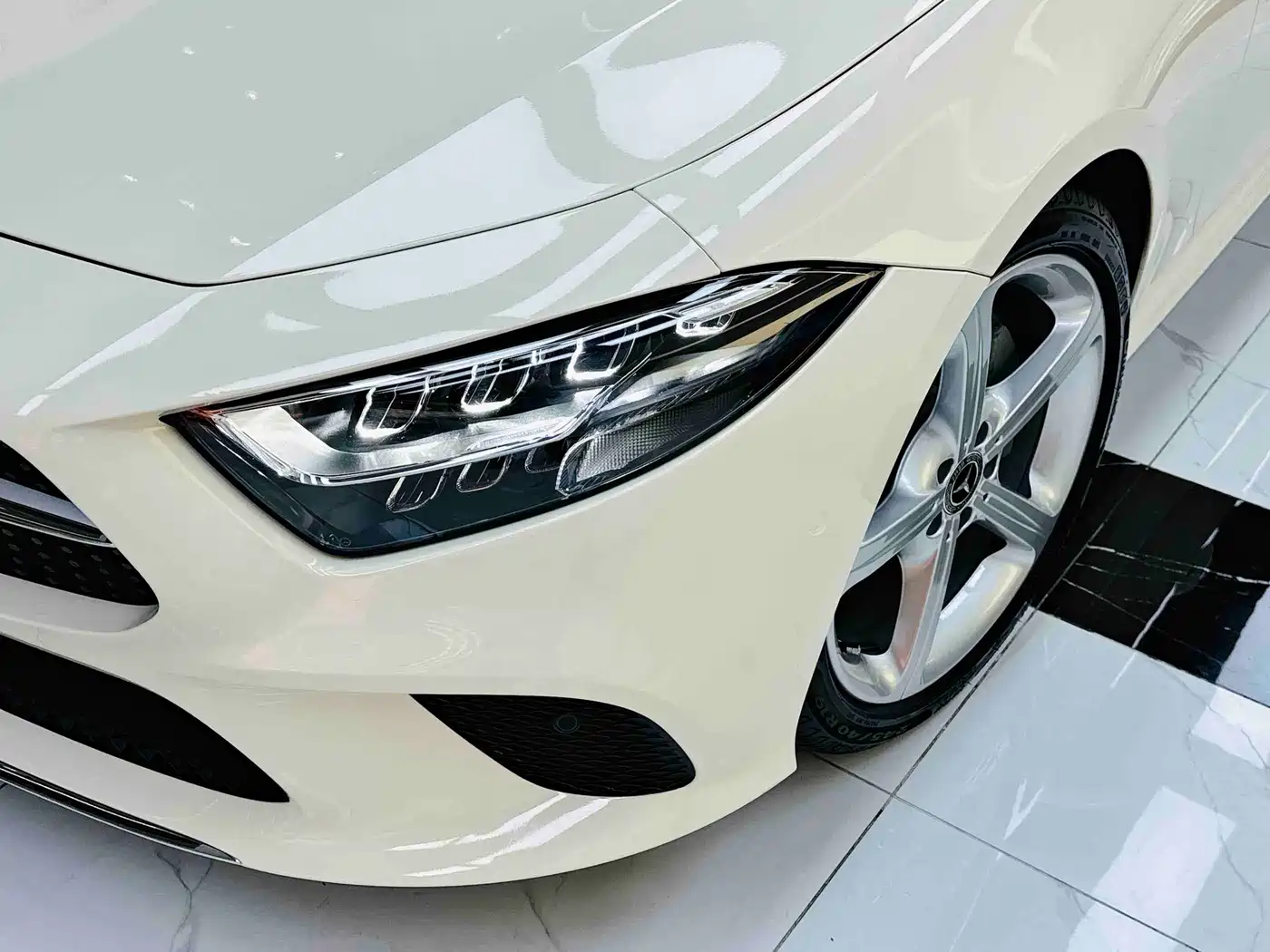 MERCEDES-BENZ CLS