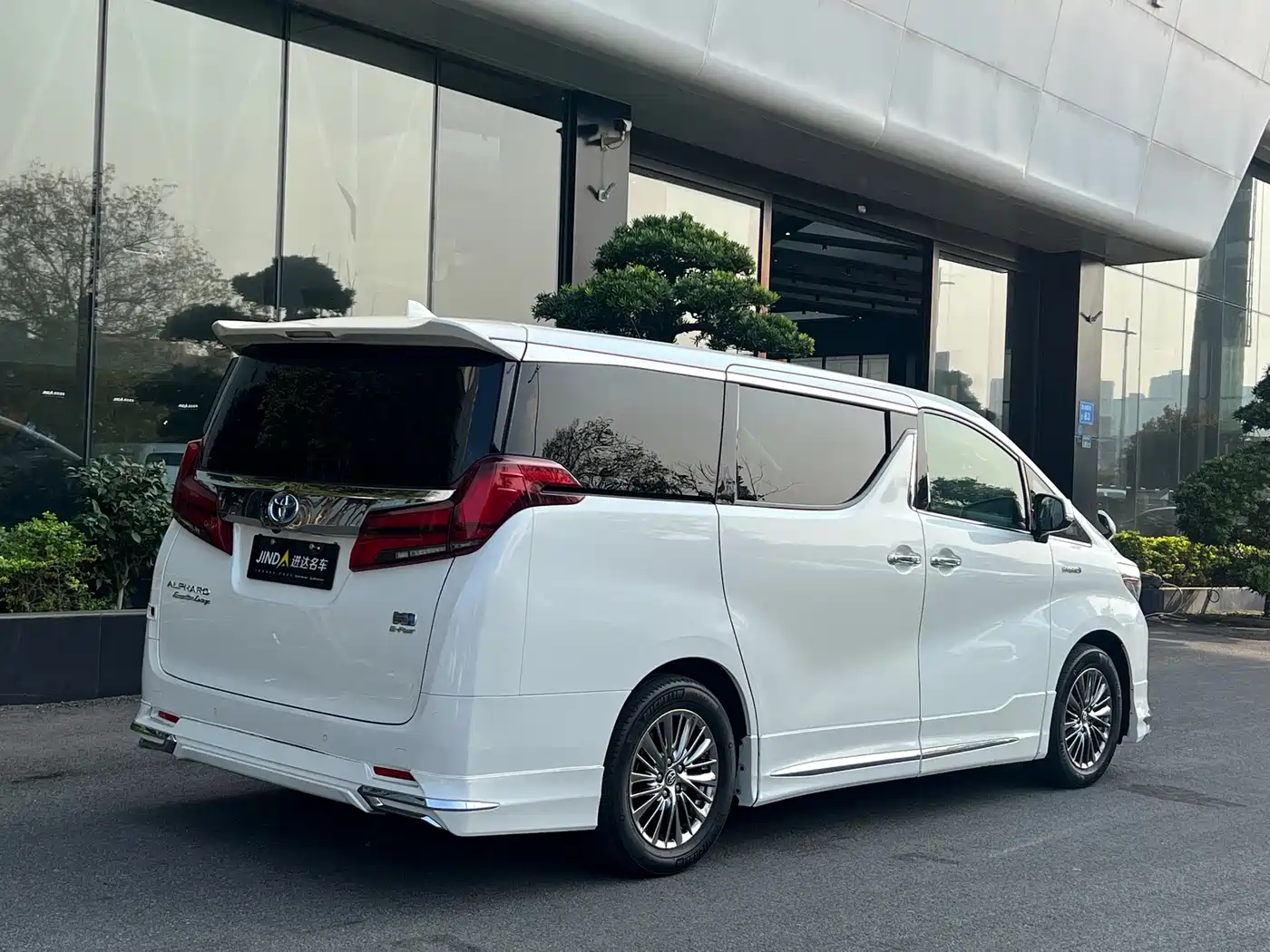 Toyota Alphard 2020 Hybrid 2.5L Premium Edition фото 9