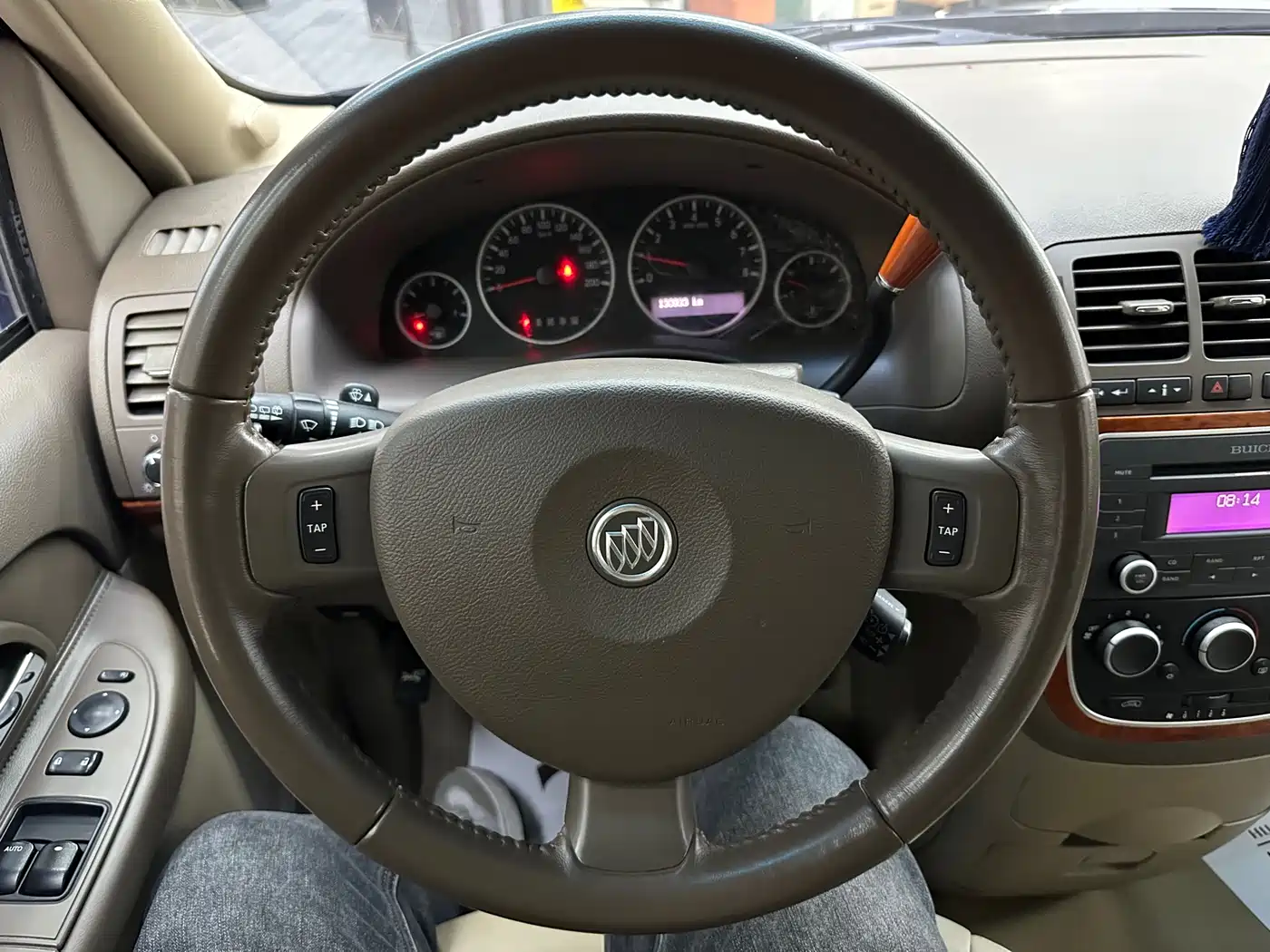 Buick GL8 2011 2.4L LT Executive Edition фото 8