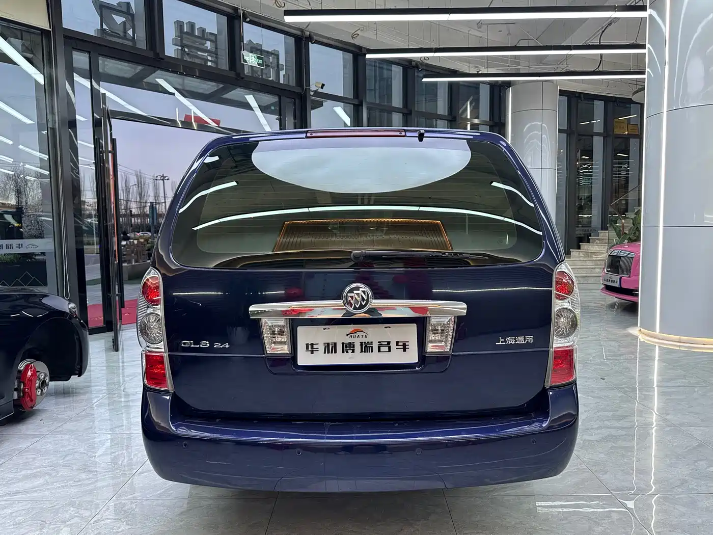 Buick GL8 2011 2.4L LT Executive Edition фото 18
