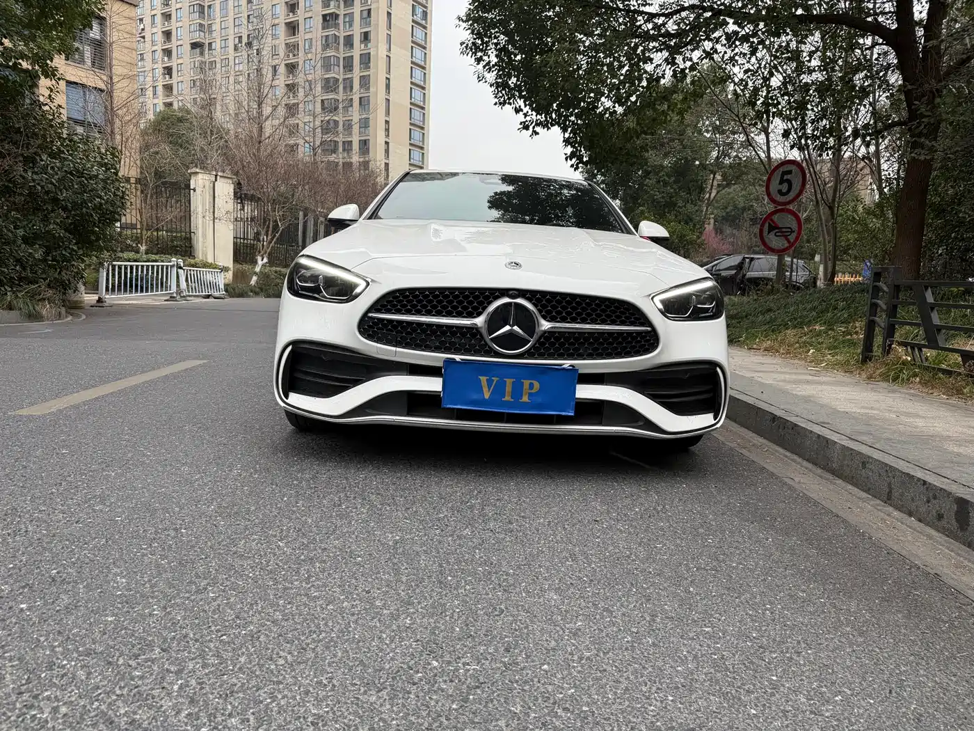 Mercedes-Benz C-Class 2024 C 200 L Sport Edition фото 3