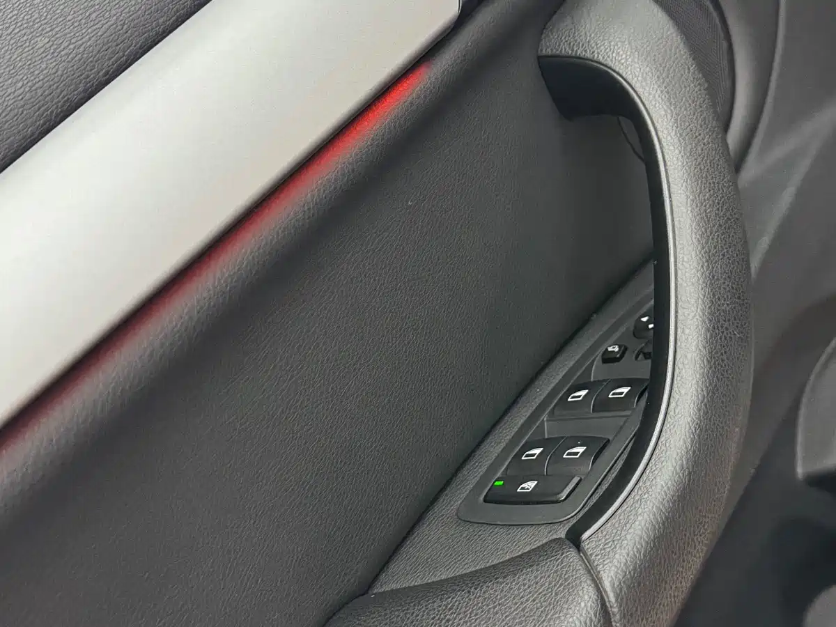 BMW X1 2019 sDrive20Li Leading Model фото 18