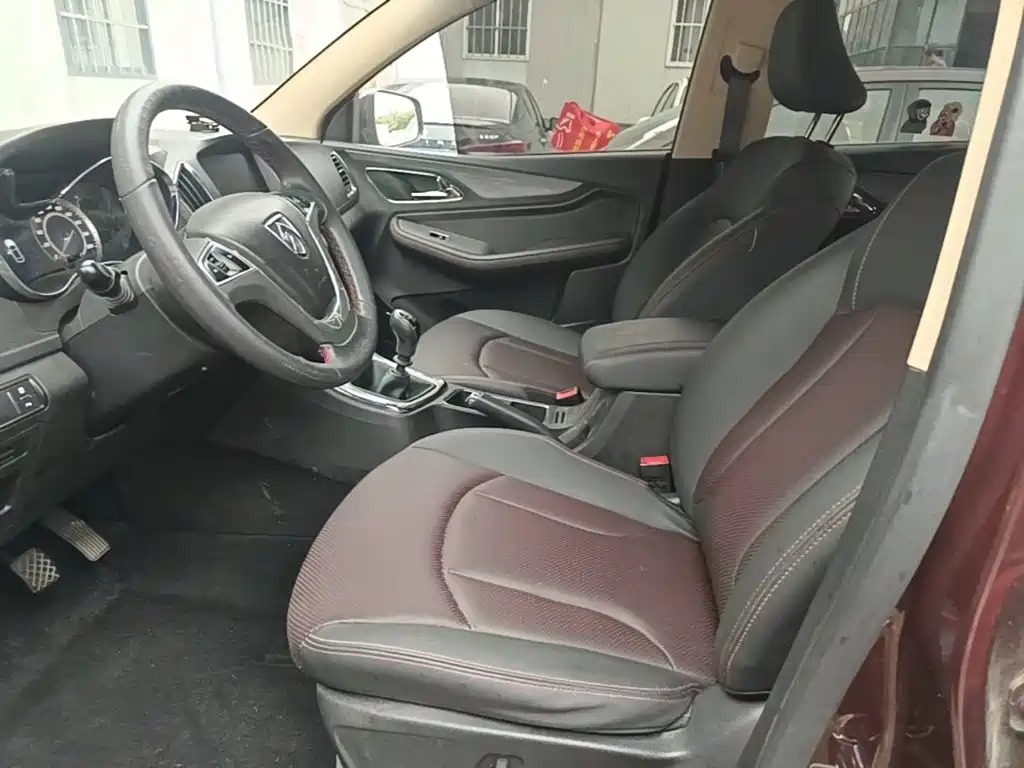 Baojun 560 2017 2016 1.5T Manual Luxury