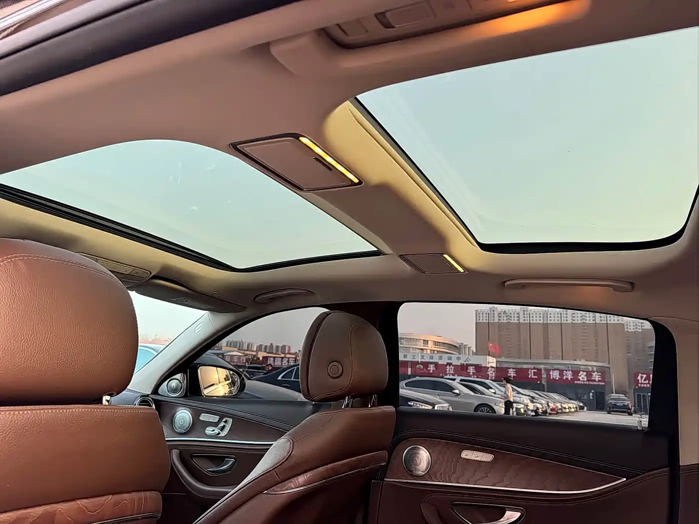 Mercedes-Benz E-Class New Energy 2022 E 350 e L Plug-in Hybrid Sedan фото 10