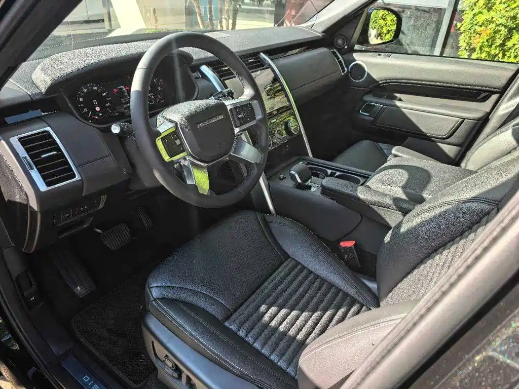 Photo 8 - Land Rover Discovery