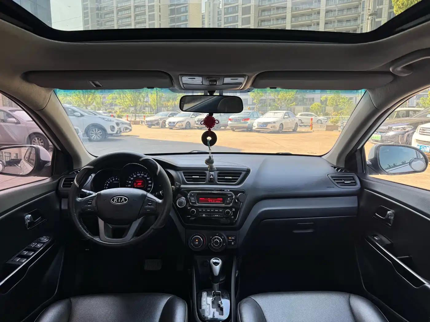 Kia K2 2012 Sedan 1.6L AT Premium ECO Commemorative Edition фото 12